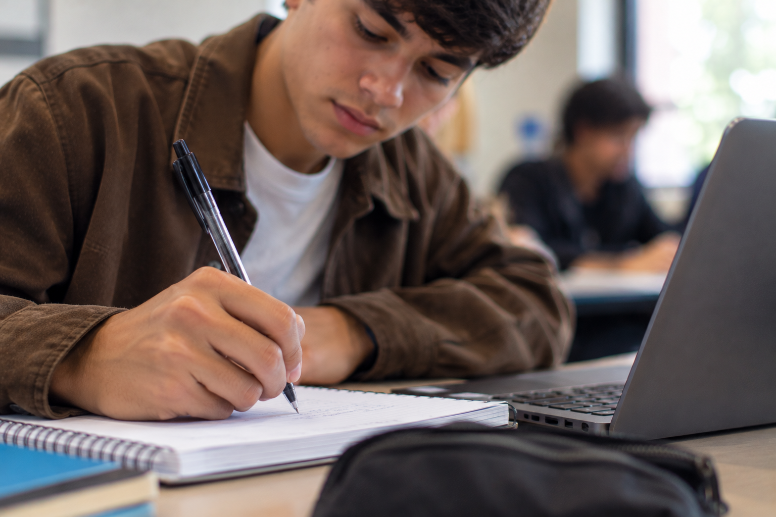 Cursinho militar: o que é, quando vale a pena e como a escola pode orientar o aluno